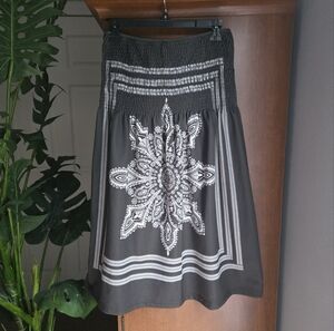 Green With White Pattern Midi Skirt Size Large With Smocked Waist